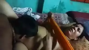 Mature Cheating Wife Sex With Secret Lover Caught Red-handed