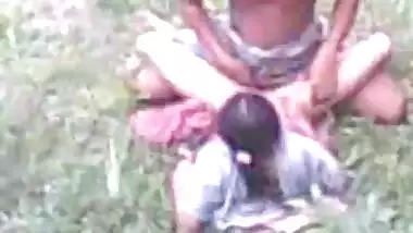 Bihar ke gaon mai kisaane ne labor ki bibi jam kar chodi