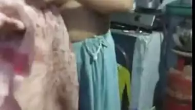 Desi porn watch as XXX village bhabi open her saree and show everything