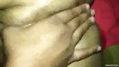 Desi bhabhi Chut bajao muh main pani lao