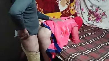 Robber breaks into the house and Desi's pussy is his XXX prey