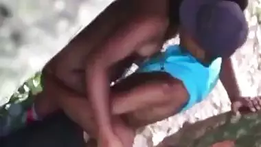 Village voyeur caught on mms video of Desi lovers caught fucking outdoor