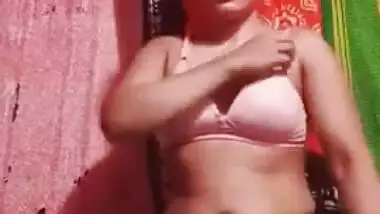CUTE BANGLADESH BABE SELFSHOT NUDE VIDEO