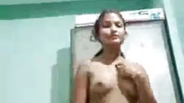 Hot new Desi girl exposing her nude body on cam