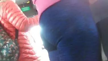 Indian girl nice ass in blue tights