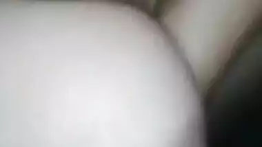 Lovable Desi babe reveals her nude XXX hooters in amateur MMS clip