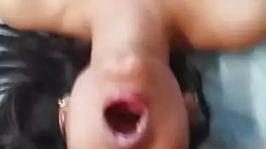 Cum loving Indian girl gets hot facial