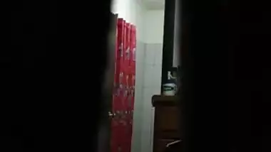 Desi aunty recorded hiddenly after bath