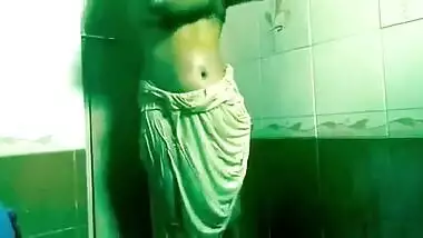 Married guy can jerk off watching porn video where Indian takes a shower