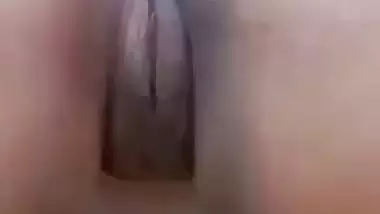 Nude Indian teen exposes her pussy and ass