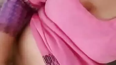 Mature Desi Aunt Selfies & Fucking Updates Part 1