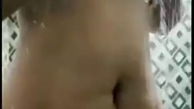 Nude desi mms sex, village aunty bathing full naked caught on cam