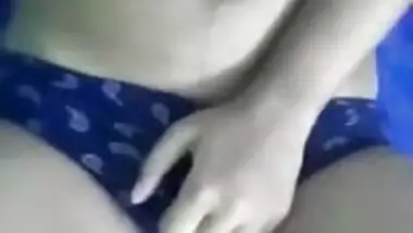 Desi Teen girl doing some romantic scenes