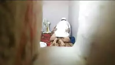 Hidden cam showing indian bhabhi pussy fucked