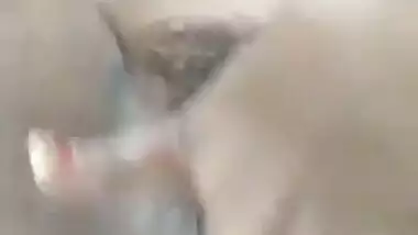 Desi Gf Masturbating