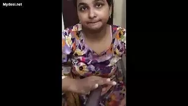 Sexy desi girl sucking piecered cock