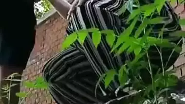 Big booty indian slutty aunty satisfies her best friend with a blowjob