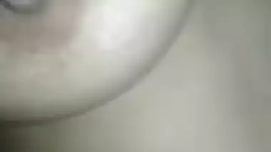 Busty mature bhabhi nude selfie MMS video