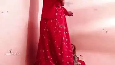 K Ghar Pe Aya Tv Thek Krne Wala Ke Sath Kiya Sex - Desi Bhabhi And Desi Aunty
