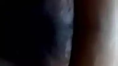 Desi girl showing her ass