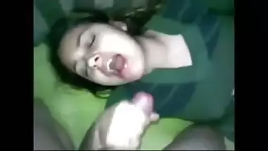 Pakistani sex movie of Muslim Karachi college beauty swallowing cum!