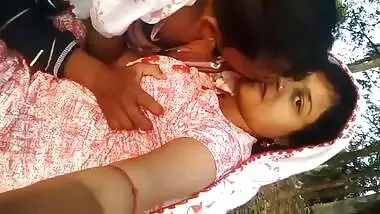 Desi bhabi Outdoor fun