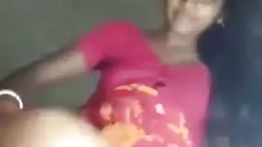 Teen Desi stunner shows young XXX pussy and fingers it in MMS clip