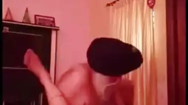 Rich aged Punjabi boss tries to fuck his maid, sex mms vidios