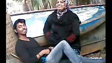 Young lovers’ quick outdoor sex mms scandal