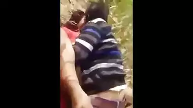 Village aunty having outdoor sex with her lover