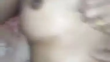 Horny Desi wife hanjob and hard fucking by hubby with clear Hindi Audio