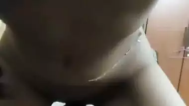 Hot sex MMS of a lady sucking a cock before riding it