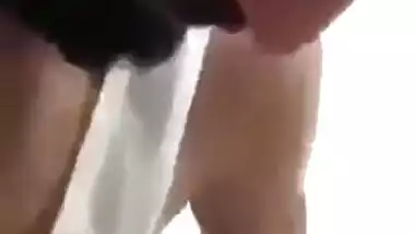 Pakistani Hot Aunty Sex With Young Servant