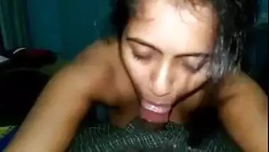 Amateur girlfriend sucks lover’s cock like a pro