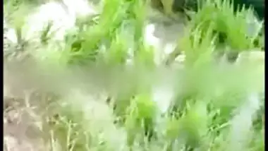 Lovers caught fooling around outdoor by river in hot Desi mms clip