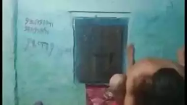Caught as Indian village wife gets sex with brother-in-law, Desi mms video