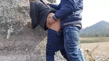 Jhil Ke Kinare Chup Chup Ke Sex Kiya - Indian Outdoor Sex