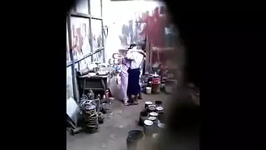 Mature aunty from Andhra fucking with painter caught on
