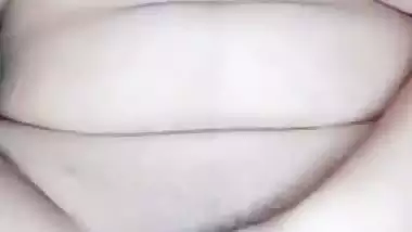 Hot girl opening shirt and sitting nude for fingering