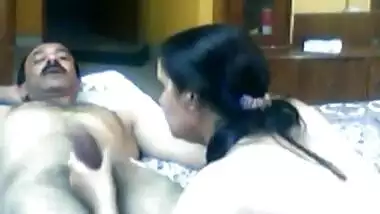 Huge ass neighbor aunty blowjob session with uncle