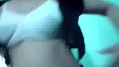 Bangla desi Good Aunty show bathing for your cum & comment