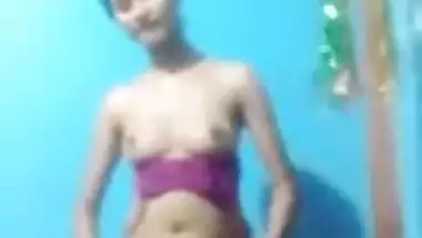 Desi village wife open her dress