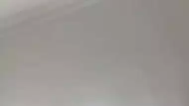 Desi Muslim girl shows boobs and pussy on video call