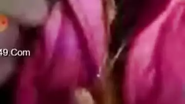 Mom makes online lover appreciate the way she masturbates in XXX video