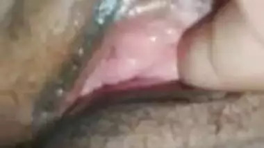 Super Sexy Desi Bhabhi Showing Her Boobs and Pussy Part 1