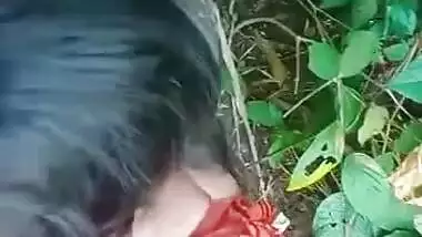 Desi Bhabhi Giving Blowjob Outdoors MMS