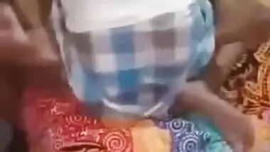 Bangladeshi aunty is humped by Desi uncle in the homemade XXX video