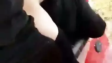 Desi Loves Fucking in Auto