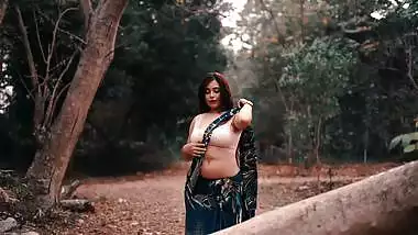Big boobs model Rimpi photoshoot video – 3