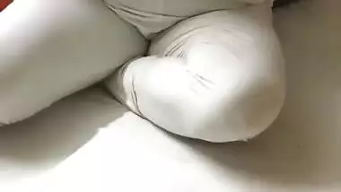Watch this Big booby Bengali wife in topless exposure